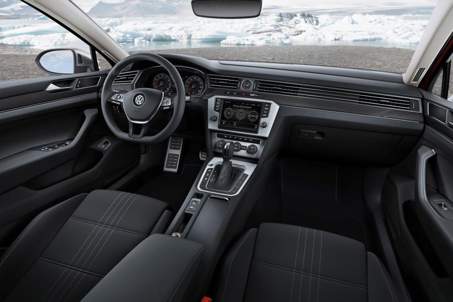  Volkswagen Passat Alltrack 2015 года  (фото 17 из 21)